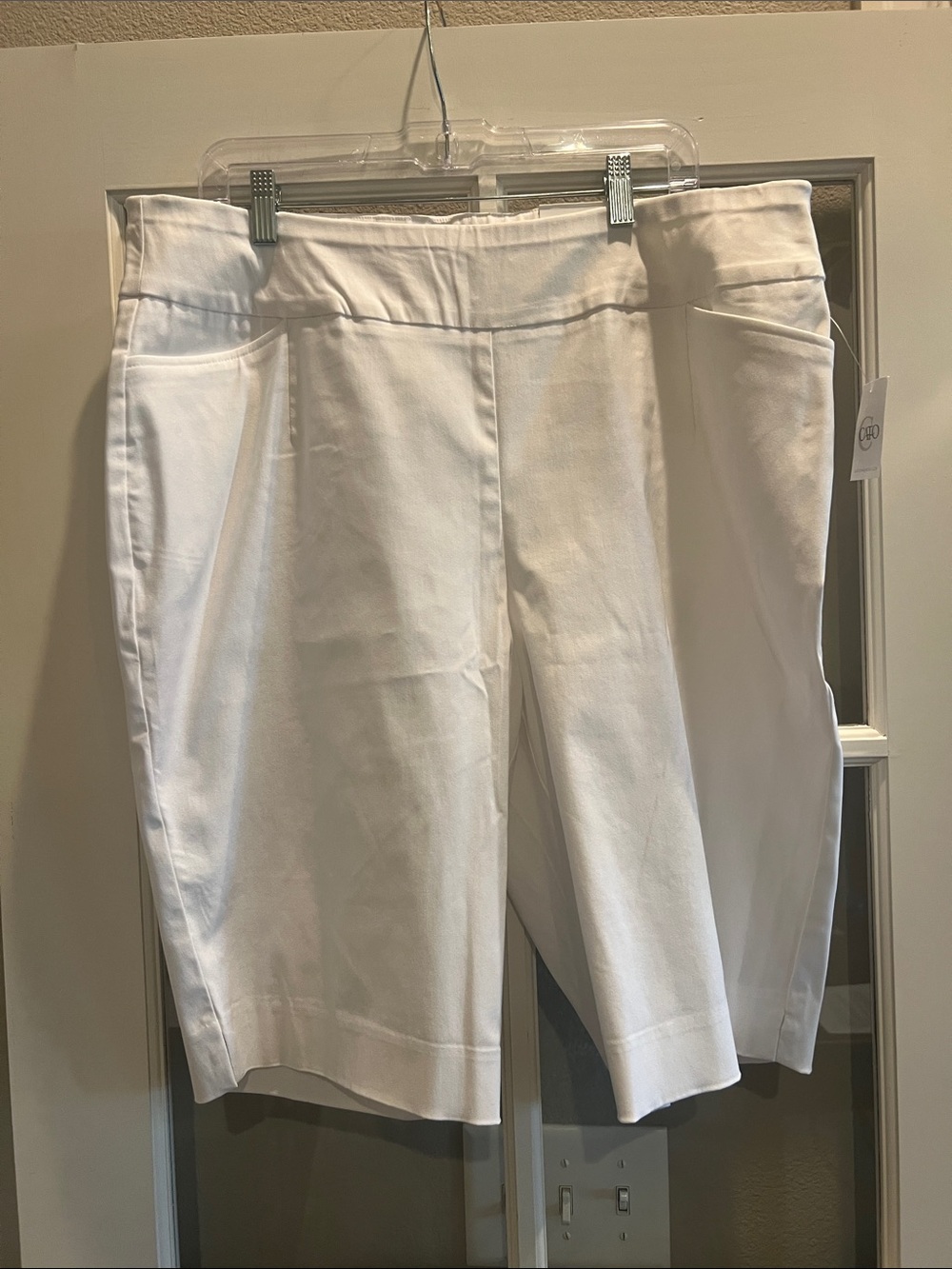 Cato White Mid-Length Pull-On Bermuda Shorts